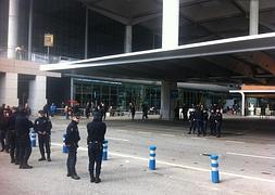 El paro continúa en el aeropuerto. / Álvaro Cabrera