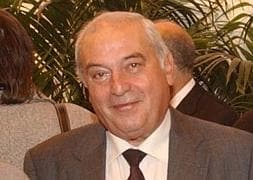 Antonio Mena.