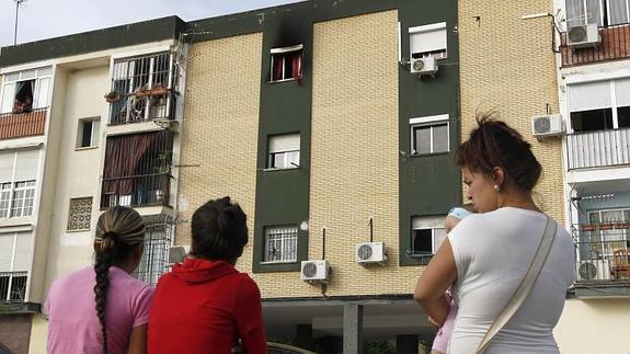 Vivienda de la barriada de los Montecillos en Dos Hermanas, donde tuvo lugar el trágico suceso.