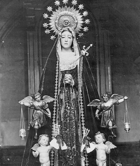 Antigua imagen de la Virgen de los Dolores de San Juan. 