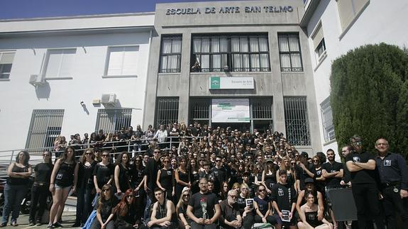 Protesta de profesores y alumnos a finales del pasado abril