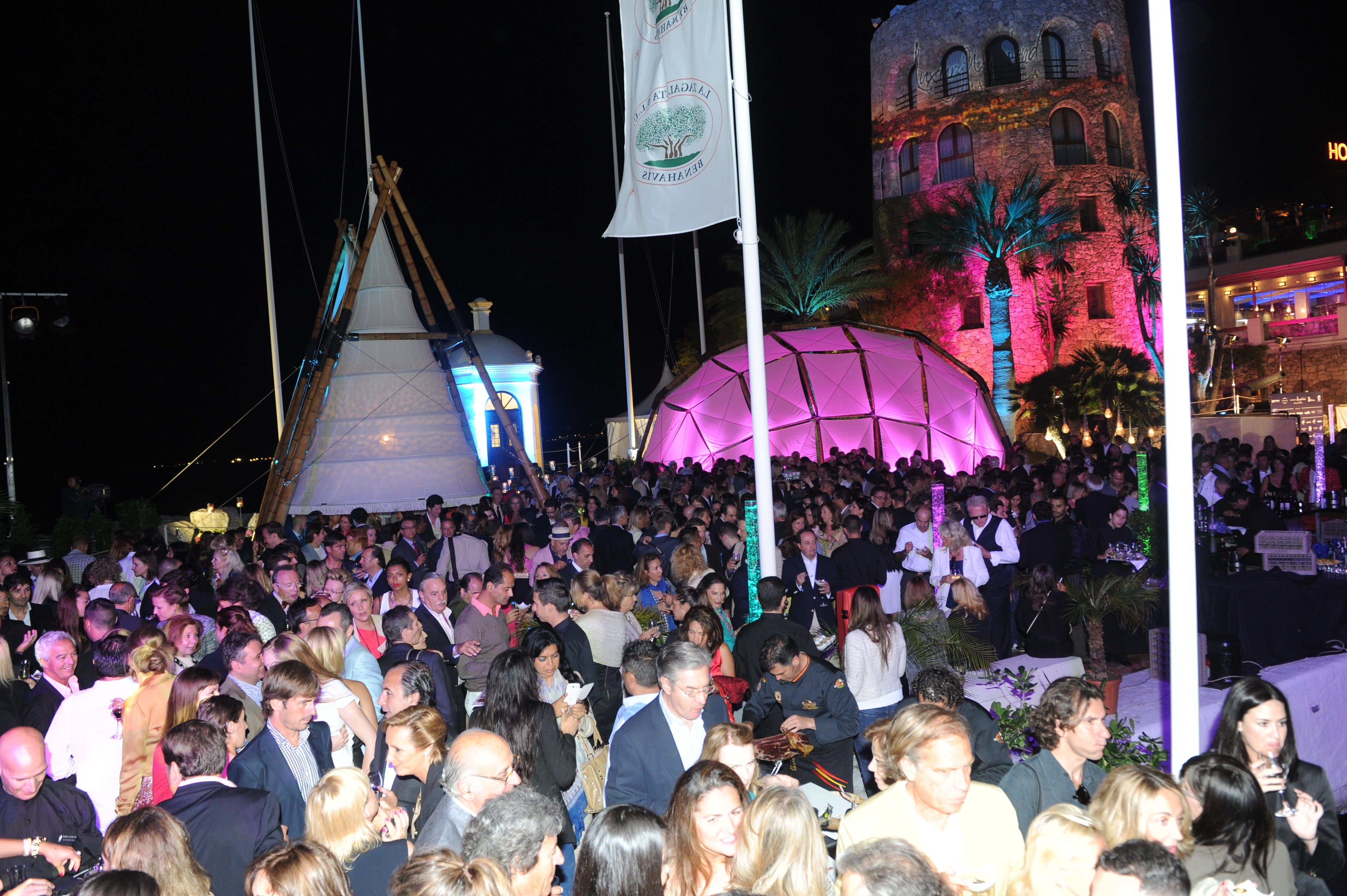 La carpa vip se llenó el año pasado en la noche de la inauguración. 