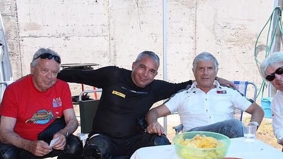 Guido Guarnieri, Luis Mata, Agostini y Ángel Nieto, en un descanso.SUR