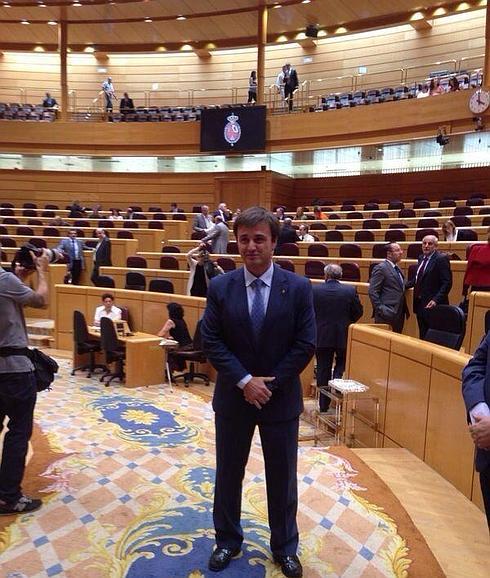 Avelino Barrionuevo toma posesión como senador en sustitución de De la Torre