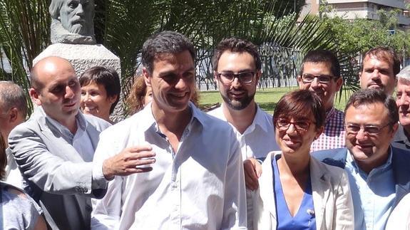 Pedro Sánchez, junto a Miguel Ángel Heredia, María Gámez y Francisco Conejo, en un acto celebrado en Málaga el pasado mes de junio. 