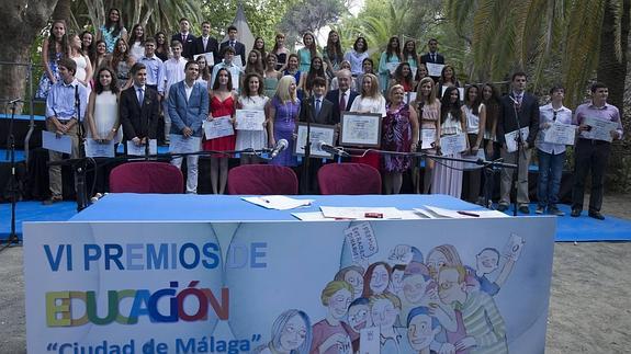 El Ayuntamiento de Málaga entregó ayer en La Concepción los Premios de Educación a los 62 mejores expedientes de ESO y Bachiller.