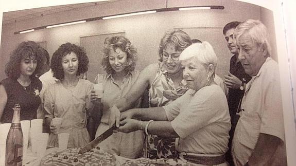 Celebración del V aniversario de SUR in English, con Gerry y Joan Davies, Liz Parry, Eve Brown y Pedro Luis Gómez.