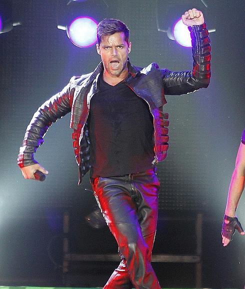 Ricky Martin lo da todo en el escenario en cada una de sus actuaciones 