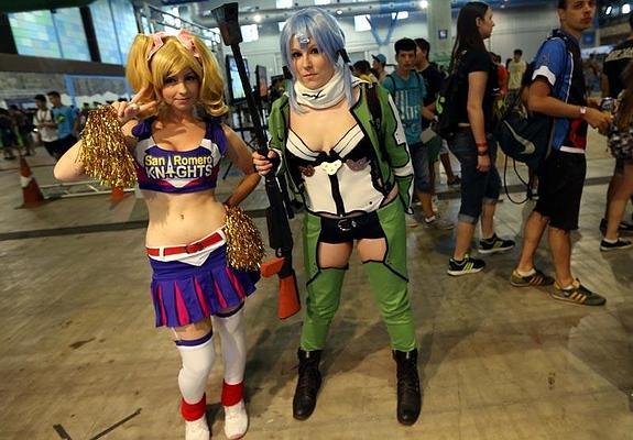 En la segunda jornada del festival son muchas más las personas que han acudido disfrazadas como sus personajes de videojuegos favoritos. 