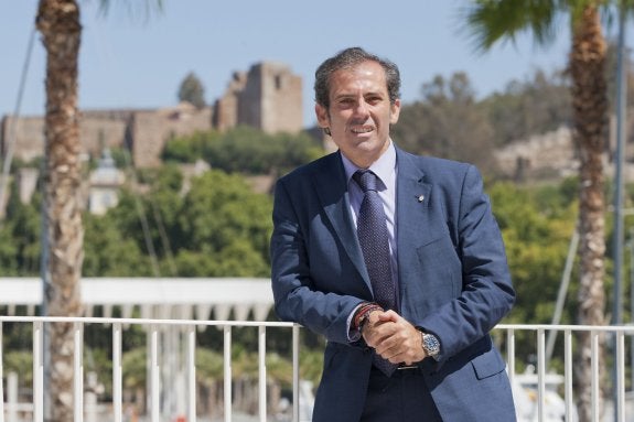 Francisco Javier Lara: «En verano es mejor dejar colgada la toga»