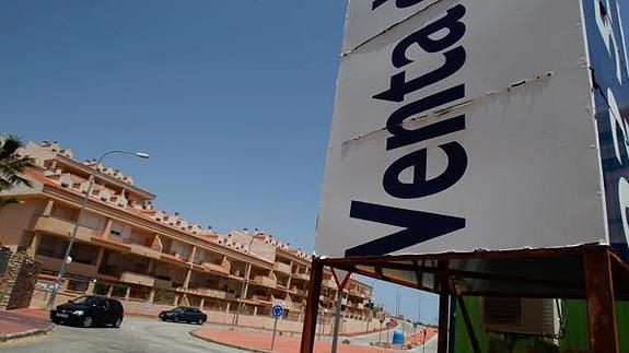 En la imagen, una promoción de viviendas que está siendo comercializada por un banco en Benalmádena.  