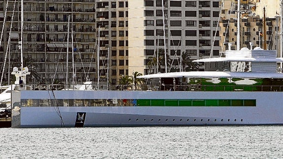 Venus, en el puerto de Barcelona. 