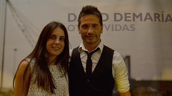 David de María, junto a una fan. 