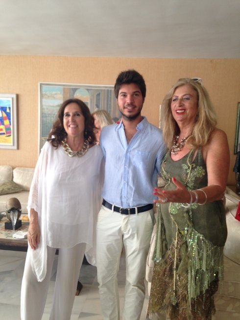 Paco Montalvo, con Yolanda Galeras y Cristina Szekely. 