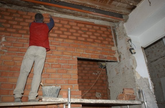 Una ordenanza del Ayuntamiento avala el cobro de tasas por denuncias urbanísticas