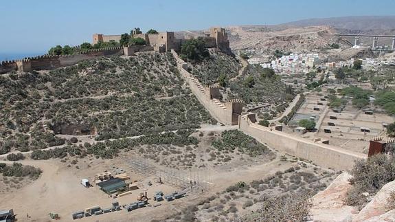 Uno de los decorados junto a la Alcazaba. 