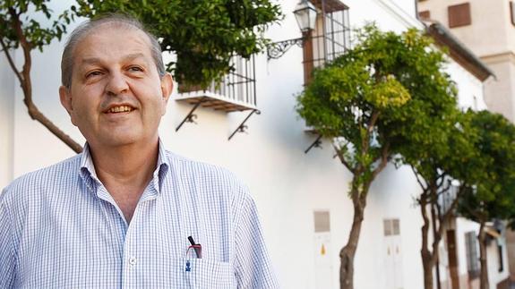 Javier Duque Lucas es médico de familia y fue concejal de 1999 a 2011 