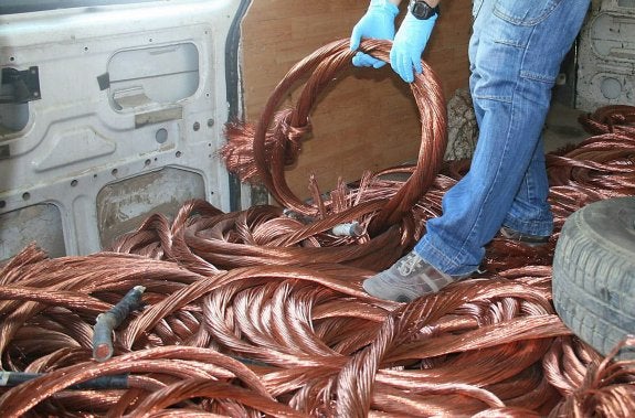 Imagen de archivo de cables de cobre sustraídos. :: sur
