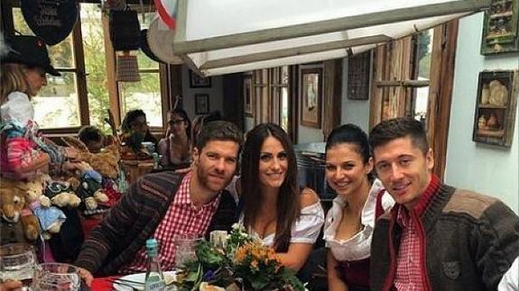 Xabi Alonso y Nagore Aramburu. 