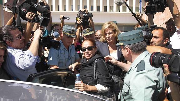 Isabel Pantoja, en una de sus comparecencias en la Audiencia provincial.