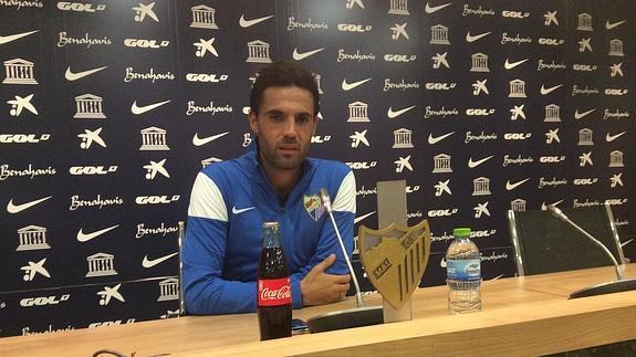 Sergio Sánchez, antes de comenzar la rueda de prensa. 