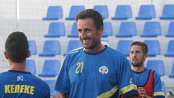 Nacho Aranda, que es duda por sus problemas musculares, en un entrenamiento.