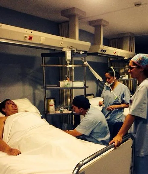 Charo Reina, justo antes de entrar en quirófano. Foto: Facebook Charo Reina