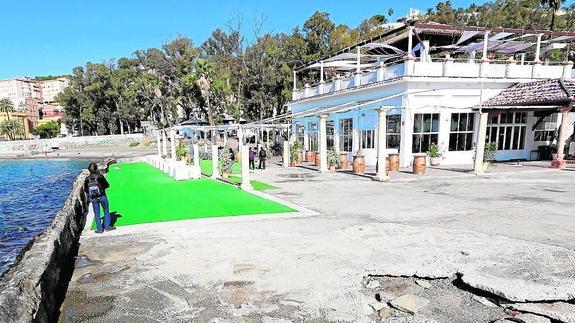 Situación actual de la terraza del restaurante del antiguo balneario. 