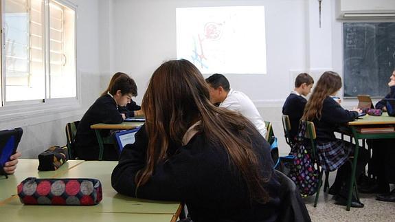 Los escolares cambian los cuadernos por el Ipad