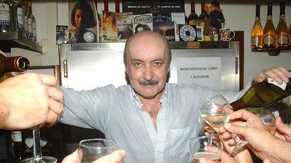 Jesús López, en la barra de El Pimpi Florida. 