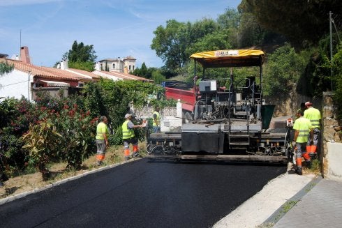 El Plan de Asfaltado de 35 calles de Estepona sale a licitación por un millón de euros dotados por la Diputación