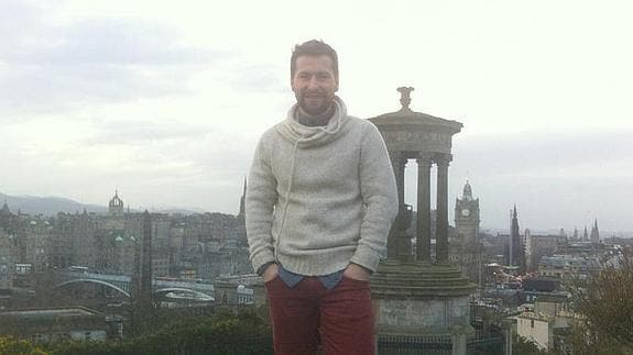 Iván López, en la colina de Calton Hill, con una de las mejores vistas de Edimburgo. 