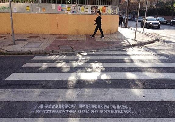 Paso de peatones en la calle Honduras, en Málaga capital.