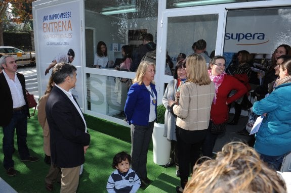 El centro deportivo Miraflores ultima los detalles para la apertura mientras recibe las primeras inscripciones
