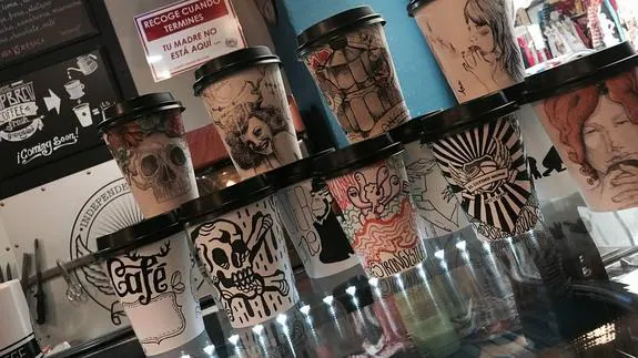 Algunos de los diseños expuestos en el local.