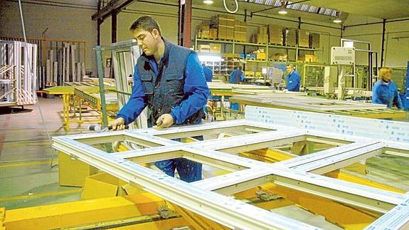 El tejido empresarial lo conforman principalmente autónomos y pequeñas y medianas empresas de la industria auxiliar de la construcción. 