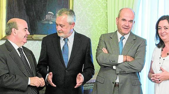 De izquierda a derecha, Gaspar Zarrías, José Antonio Griñán, Manuel Chaves y Mar Moreno, en una imagen de archivo. 