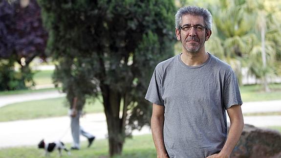 Rodríguez, que trabaja en Valencia, nació en La Guardia (Pontevedra) y se crió en Vitoria. 