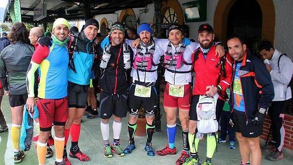 Participantes de la Jimera Tres Trail, en la estación.