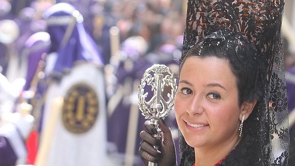 Mujeres de mantilla en la pasada Semana Santa de Málaga.