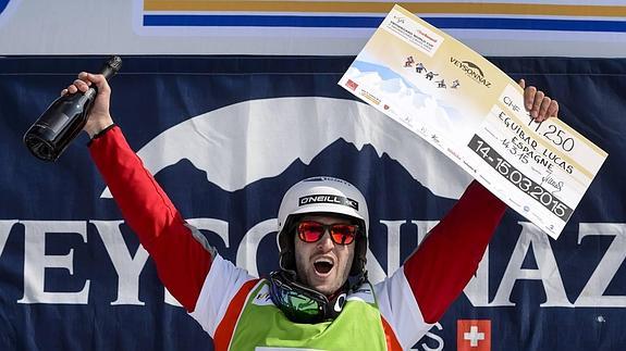 Lucas Eguibar muestra su alegría tras el triunfo.