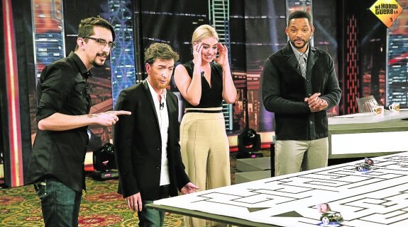 Marrón, Pablo Motos, Margot Robbie y Will Smith, en el programa del martes, que vieron 3,7 millones de espectadores. :: atresmedia