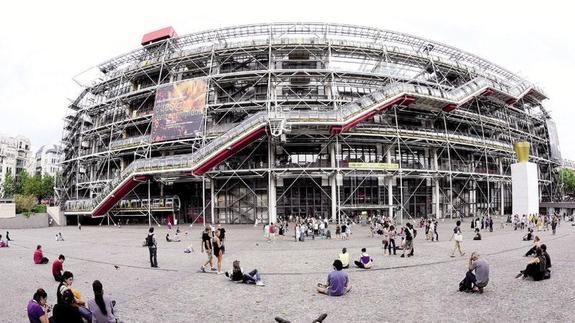 Exterior del Centro Nacional de Arte y Cultura Georges Pompidou de París. 