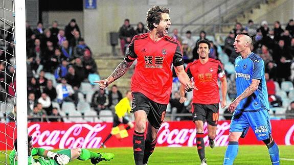 Íñigo Martínez celebra el gol del único triunfo fuera de la Real Sociedad. 