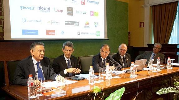 Romero, Domínguez, Pastor, Luque y González, ayer durante el foro. 