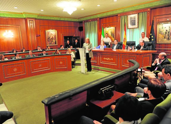 La alcaldesa de Marbella, Ángeles Muñoz, intervino como anfitriona. :: josele-lanza