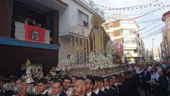 María Santísima de la Trinidad Coronada ha recorrido su barrio.
