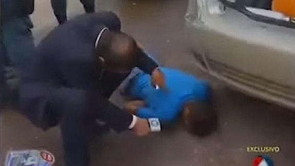 Un reportero se equivoca y entrevista en directo a un delincuente muerto