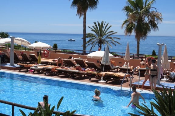 Turistas, un hotel del centro de Marbella. :: josele-lanza