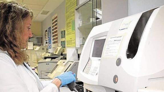 Salud estudia dar marcha atrás en la fusión de servicios de Carlos Haya y el Clínico